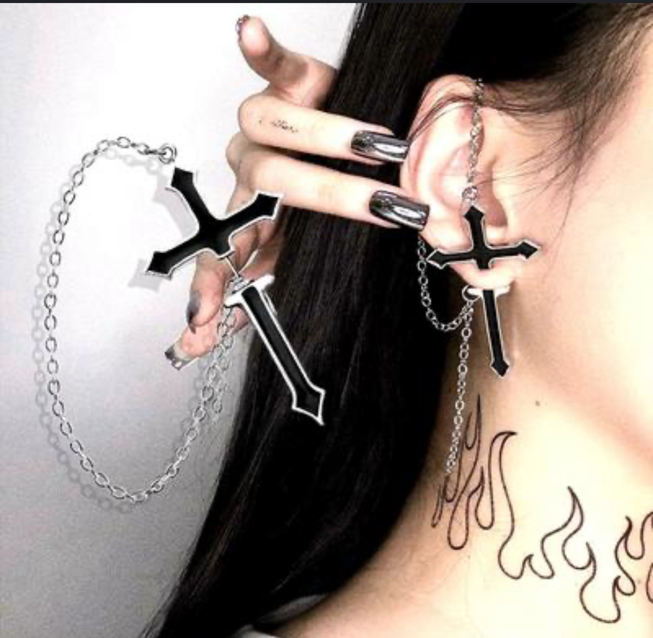 Criss Cross Earcuff